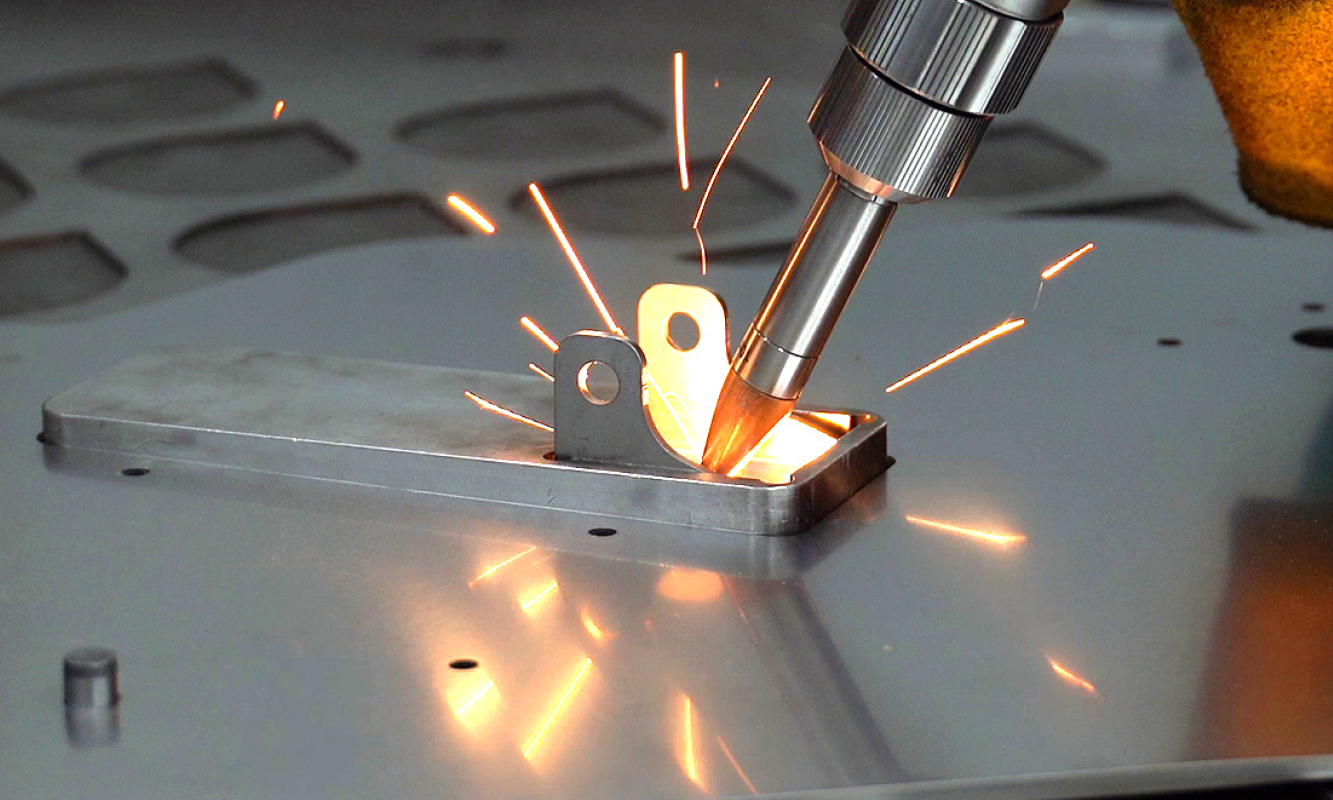 How Laser Welding Cobots Minimize Welding Heat Distortion